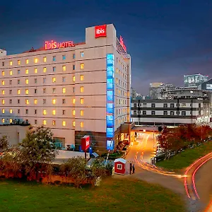 ホテル Ibis Golf Course Road - An Accor Brand, グルガウン