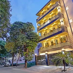 Nuab House - Near Fortis, Max, Medanta, Paras Hospitals And Huda Metro Hostel